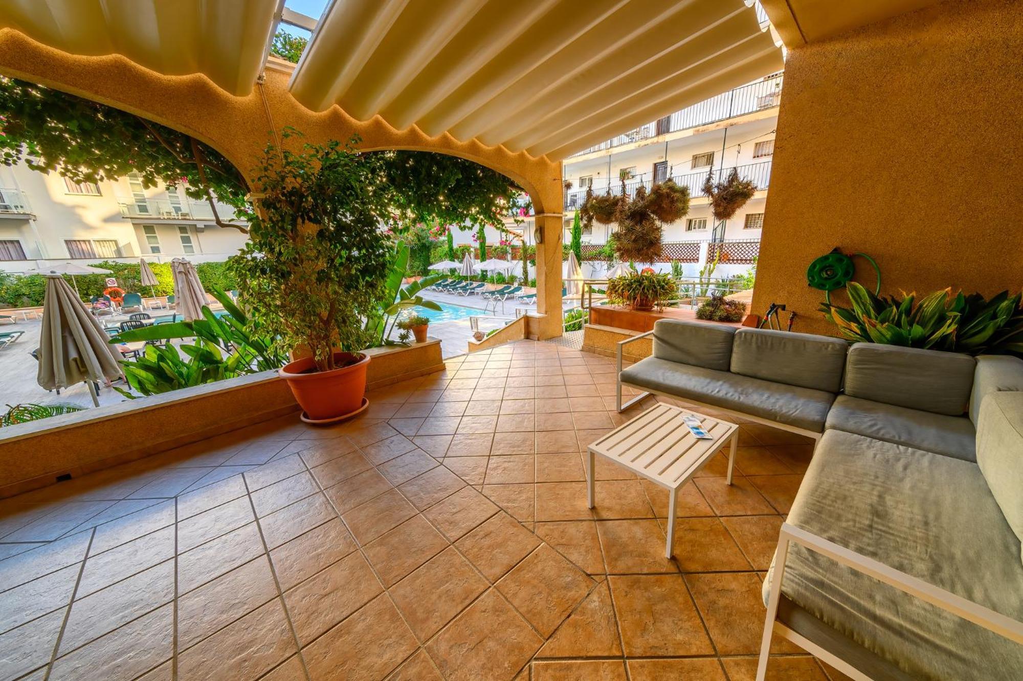 Apartamentos Isla Del Sol Can Pastilla  Bagian luar foto