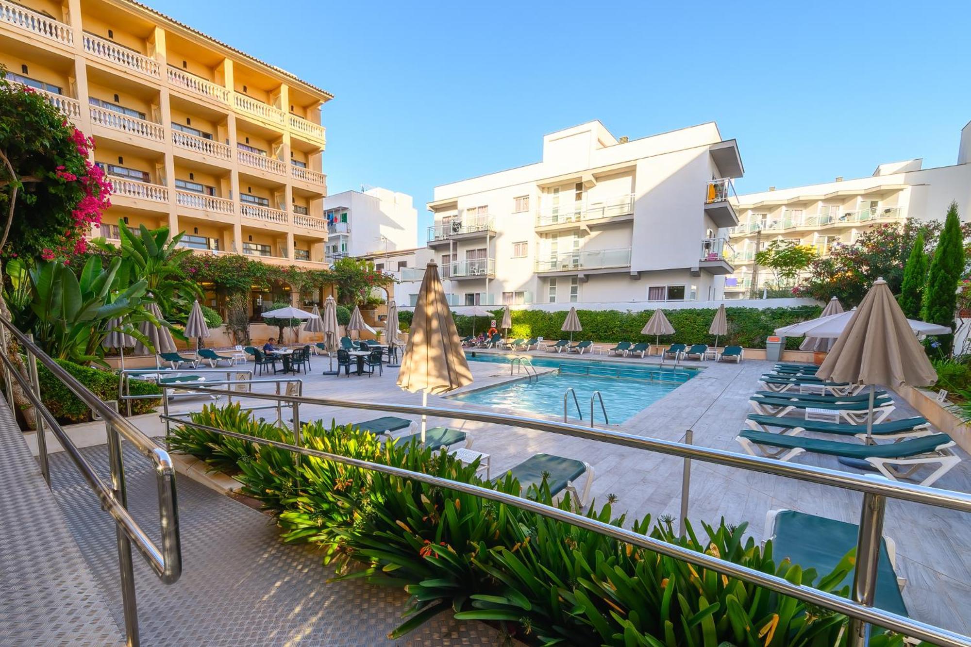 Apartamentos Isla Del Sol Can Pastilla  Bagian luar foto