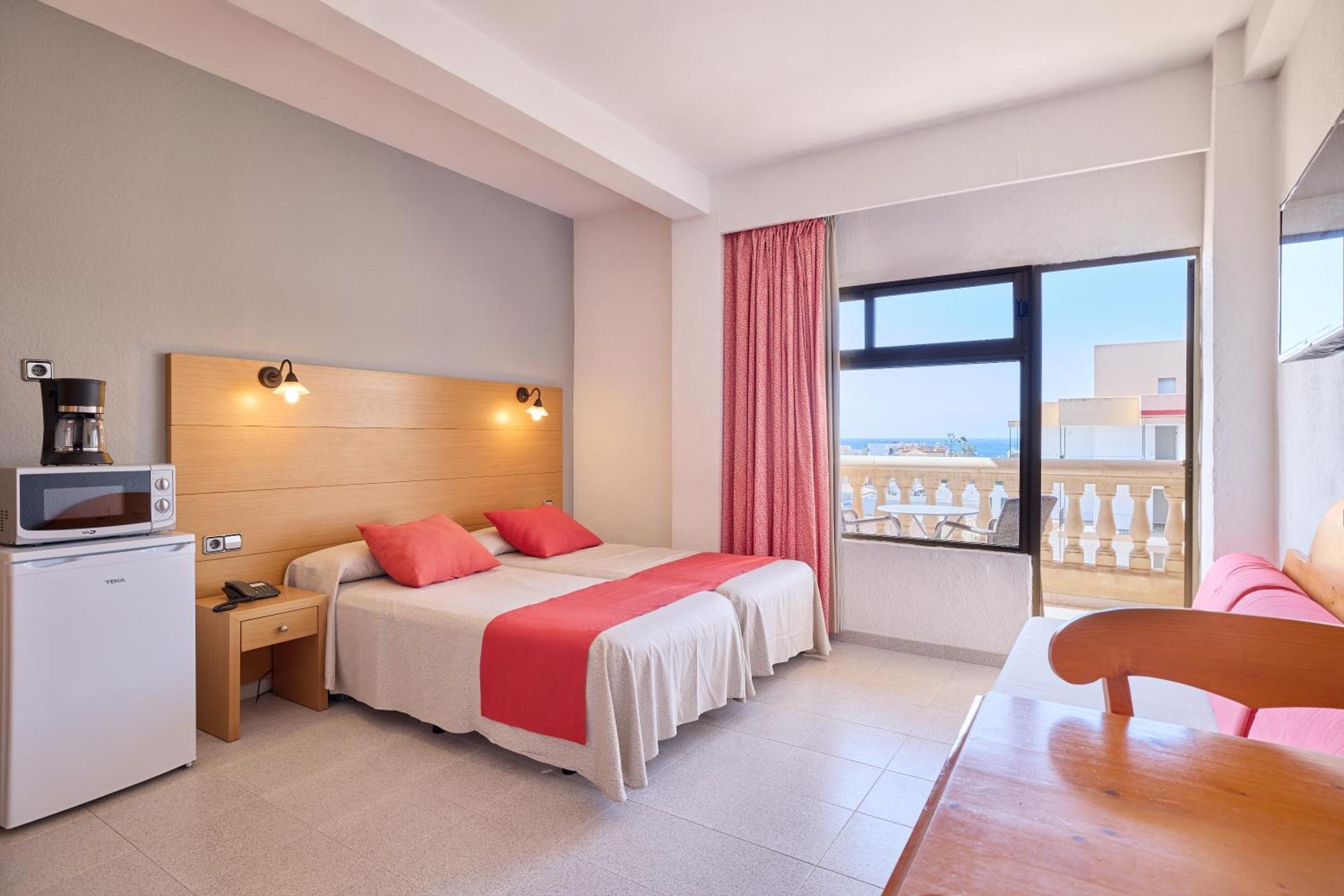 Apartamentos Isla Del Sol Can Pastilla  Bagian luar foto