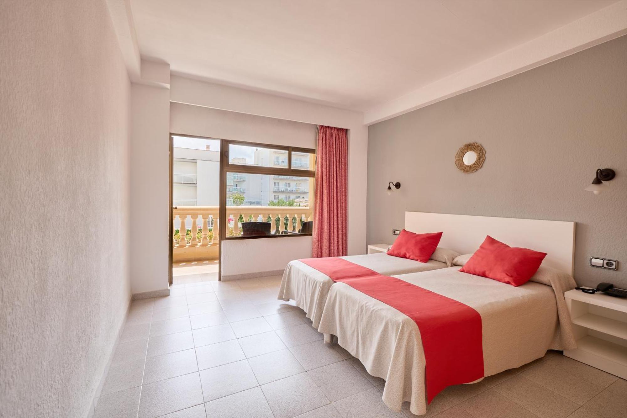 Apartamentos Isla Del Sol Can Pastilla  Bagian luar foto