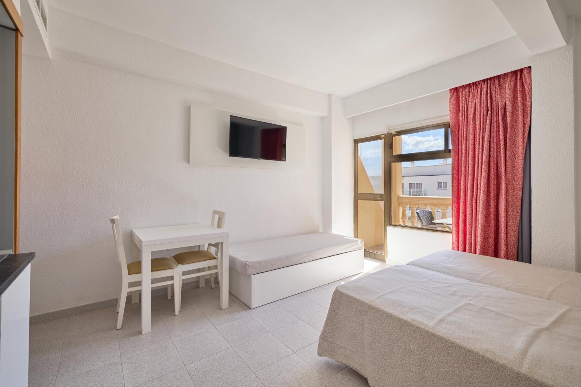 Apartamentos Isla Del Sol Can Pastilla  Bagian luar foto
