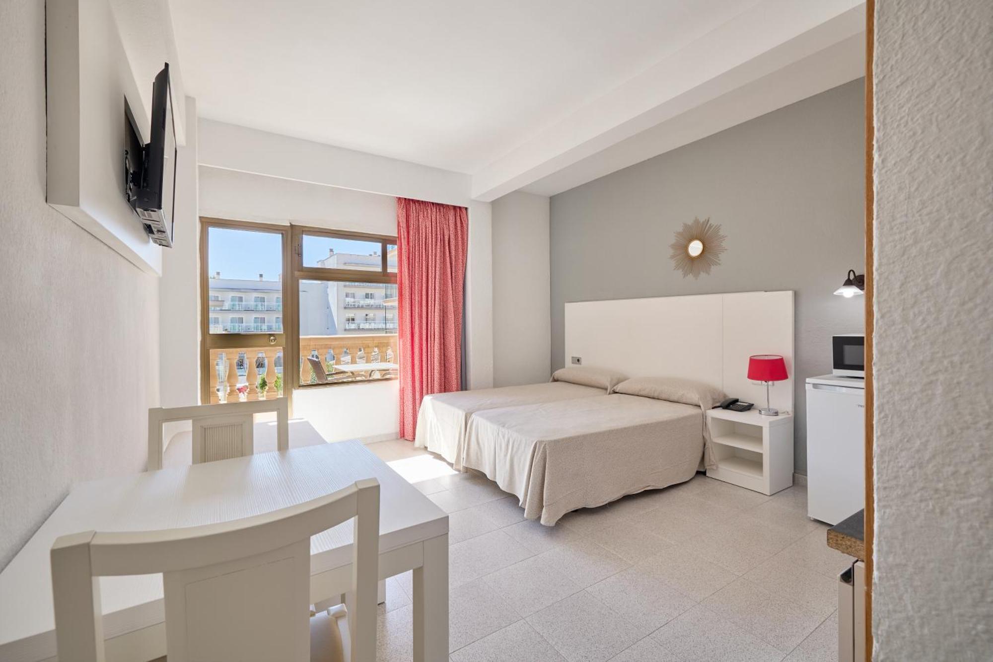 Apartamentos Isla Del Sol Can Pastilla  Bagian luar foto